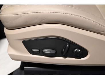 Porsche Macan Electric — photo 23