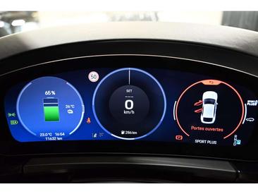 Porsche Macan Electric — photo 35