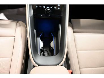 Porsche Macan Electric — photo 40