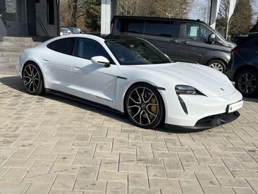 Porsche Taycan Turbo S — photo 2