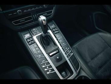Porsche Macan GTS — photo 18