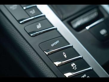 Porsche Macan GTS — photo 22