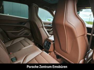 Porsche Taycan Cross Turismo 4 — photo 24
