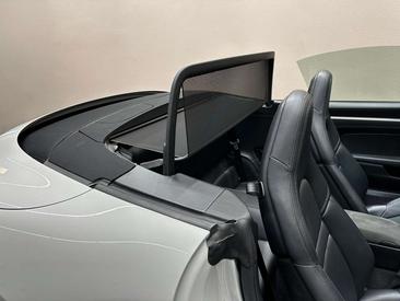 Porsche 911 Cabriolet Carrera 4S — photo 18