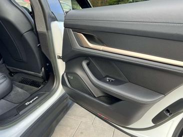 Porsche Taycan Turbo S — photo 19