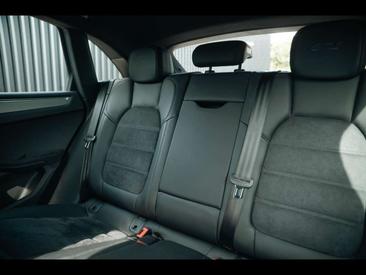Porsche Macan GTS — photo 34