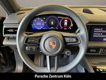 Porsche Macan Electric — photo 15