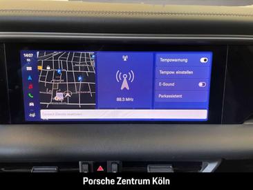 Porsche Macan Electric — photo 17