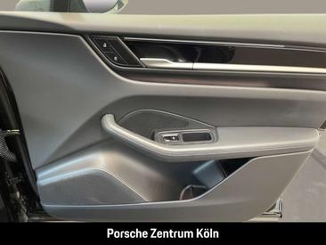Porsche Macan Electric — photo 20