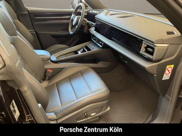 Porsche Macan Electric — photo 21
