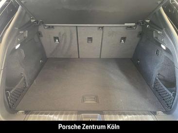 Porsche Macan Electric — photo 25