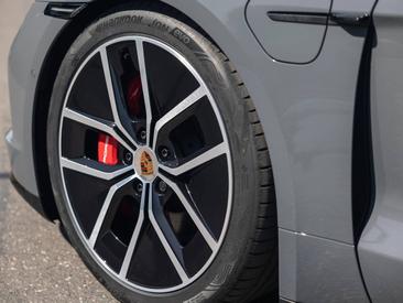 Porsche Taycan ph2 GTS Sport Turismo — photo 10