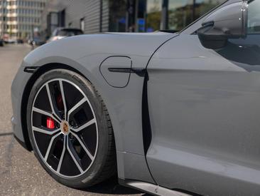 Porsche Taycan ph2 GTS Sport Turismo — photo 11