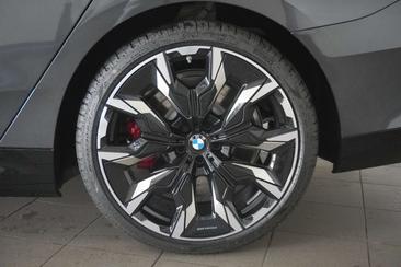 BMW Série 5 550e XDrive — photo 2