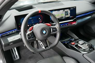 BMW M5 Touring Touring — photo 13