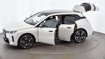 BMW IX XDrive45 — photo 22