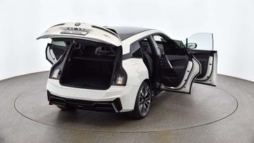 BMW IX XDrive45 — photo 32