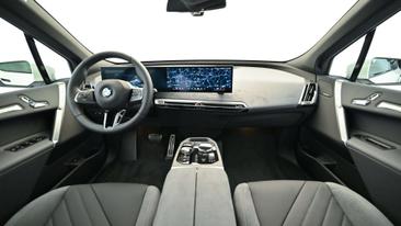 BMW IX XDrive45 — photo 36