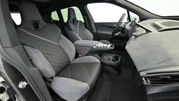 BMW IX XDrive45 — photo 45