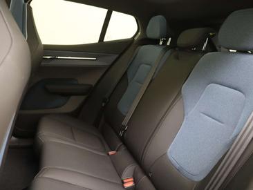 Volvo EX30 — photo 7