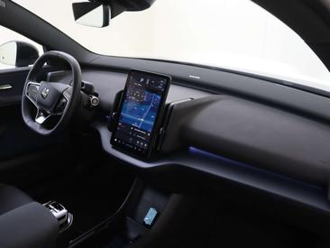 Volvo EX30 — photo 11