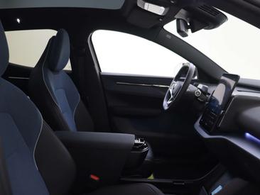 Volvo EX30 — photo 12