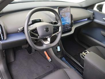 Volvo EX30 — photo 16