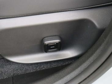 Volvo EX30 — photo 17