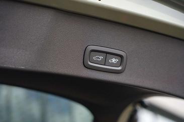 Volvo C40 Coupé SUV — photo 19
