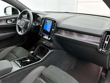 Volvo C40 Coupé SUV — photo 27
