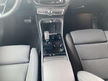 Volvo C40 Coupé SUV AWD — photo 9