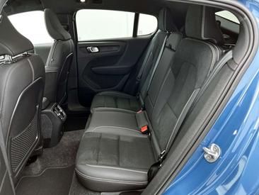 Volvo C40 Coupé SUV — photo 32