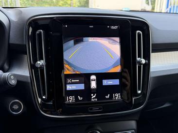 Volvo XC40 T5 Recharge — photo 24