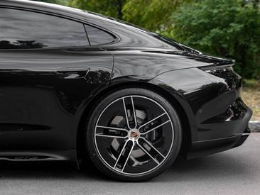 Porsche Taycan ph2 GTS — photo 7