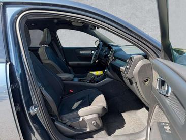 Volvo EC40 Coupé SUV Single Motor Extended Range — photo 3
