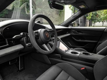 Porsche Taycan ph2 GTS — photo 14