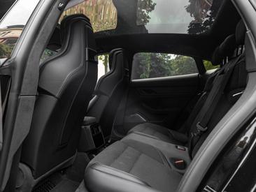 Porsche Taycan ph2 GTS — photo 16