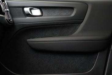 Volvo EX40 Single Motor Extended Range — photo 15