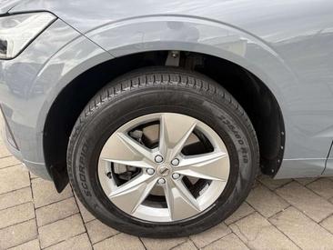 Volvo XC60 B4 — photo 21