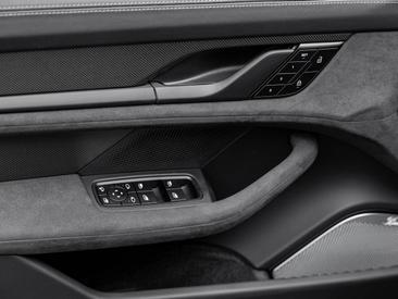 Porsche Taycan ph2 GTS — photo 19