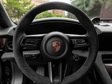 Porsche Taycan ph2 GTS — photo 27