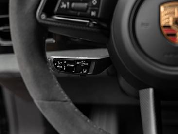 Porsche Taycan ph2 GTS — photo 30