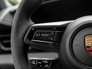 Porsche Taycan ph2 GTS — photo 31