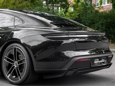 Porsche Taycan ph2 GTS — photo 34