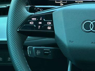 Audi Q3 35 TDI — photo 20