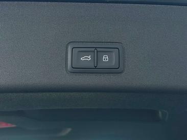 Audi Q3 35 TDI — photo 32