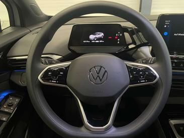 Volkswagen ID.4 Pro — photo 12