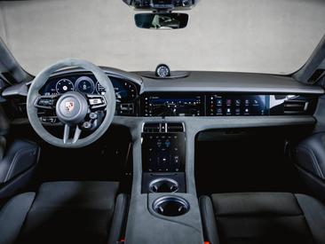 Porsche Taycan ph2 GTS — photo 17