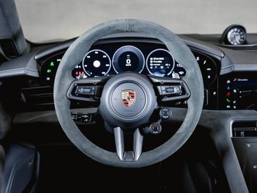 Porsche Taycan ph2 GTS — photo 18