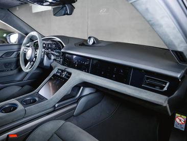 Porsche Taycan ph2 GTS — photo 19
